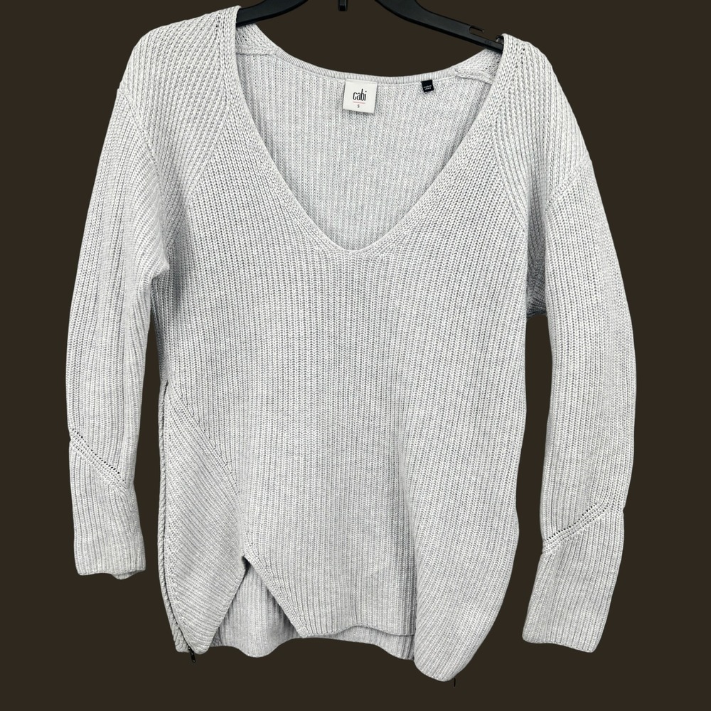 Cabi Gray V-Neck Ribbed Knit Side Zip Pullover‎ Sweater Size S Quiet Luxury
